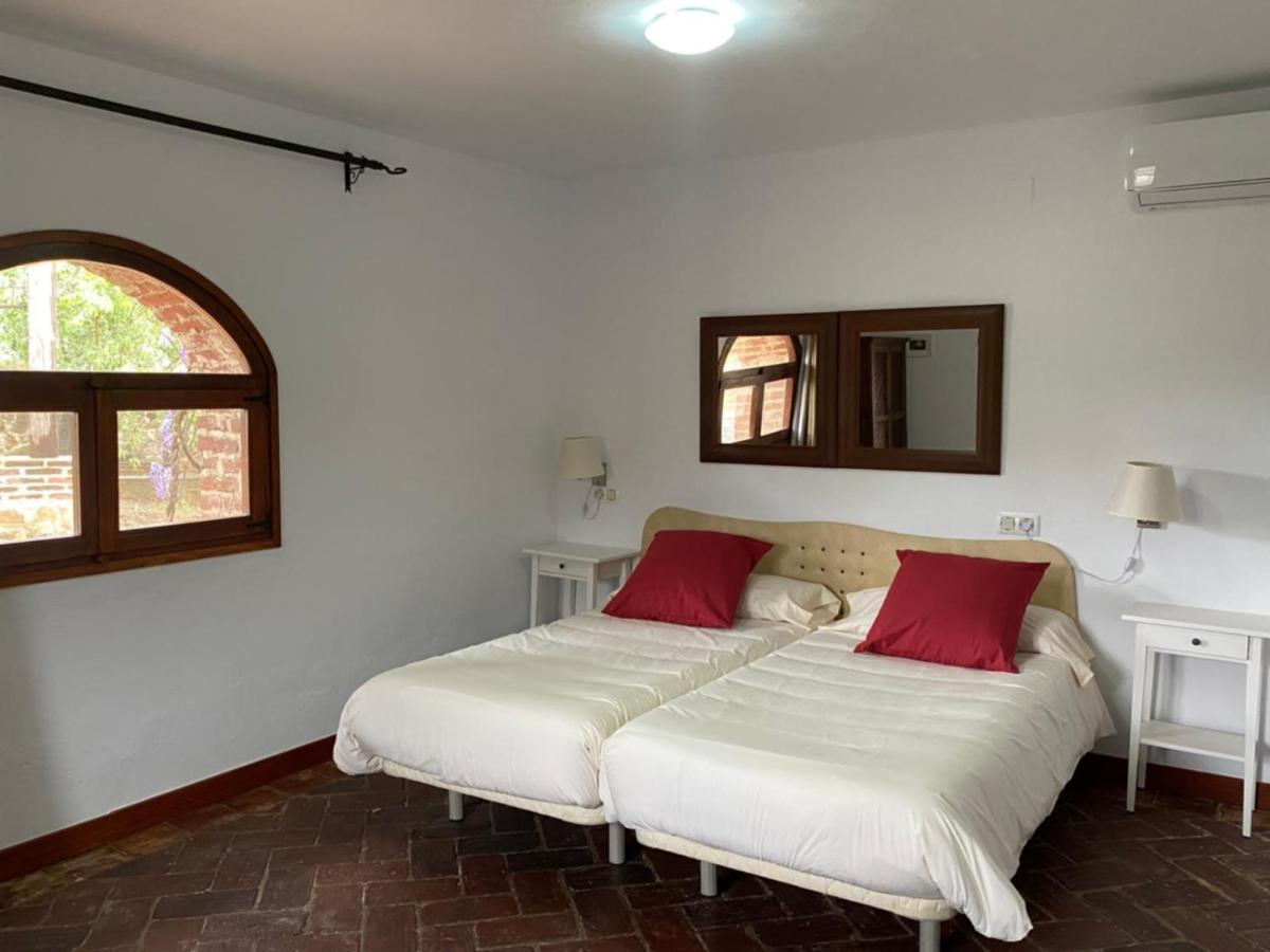 Casas Rurales Monasterio de Rocamador Almendral Exterior foto